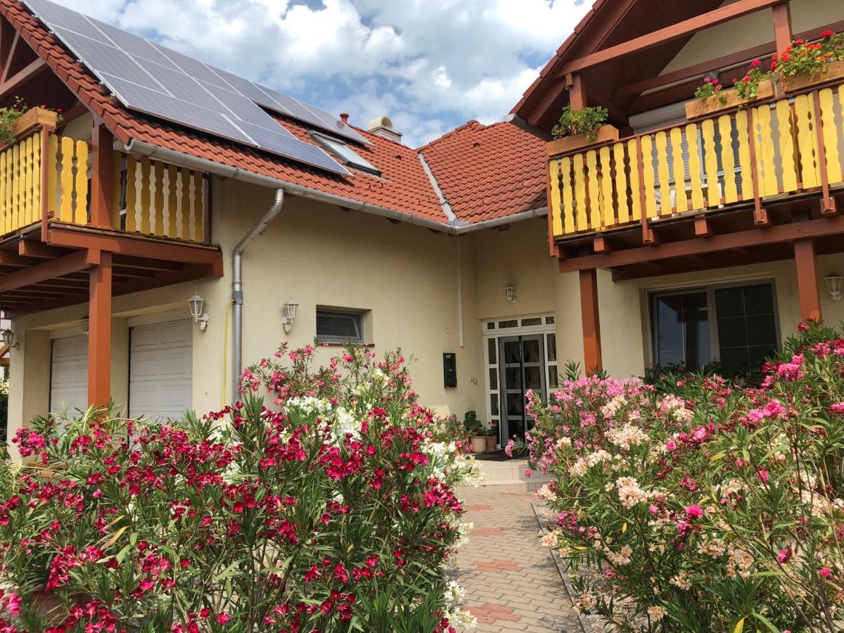 Haus Marika Hotel Siofok Exterior photo